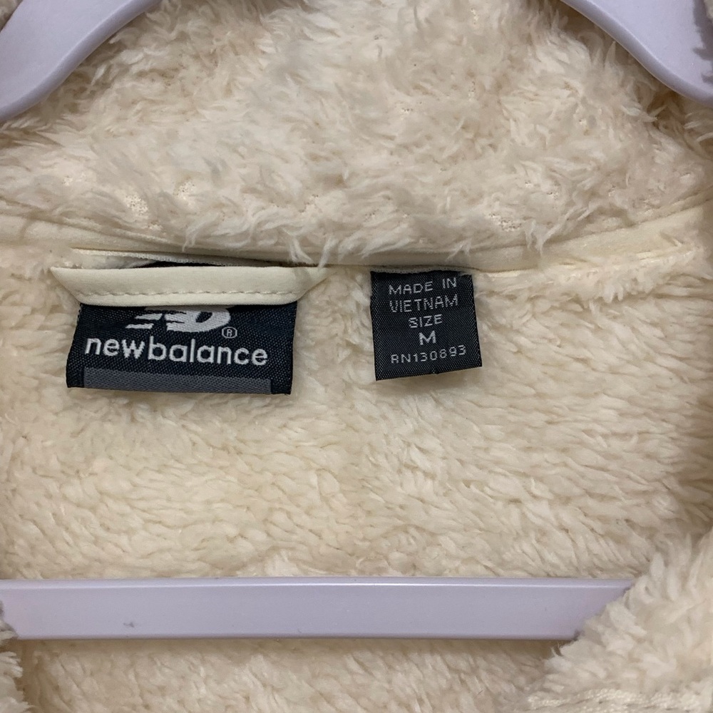 New Balance Women’s Deep Pile Fleece Jacket - Picture 4 of 4